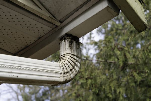 Downspout Cleaning in Tracy