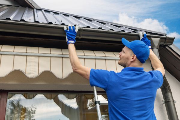 Rain Gutter Maintenance in Tracy